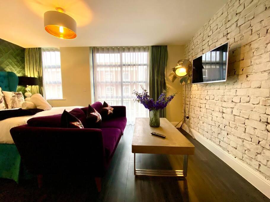 Stunning Apartment Suite - Free Parking & Wifi! Poole Exterior foto